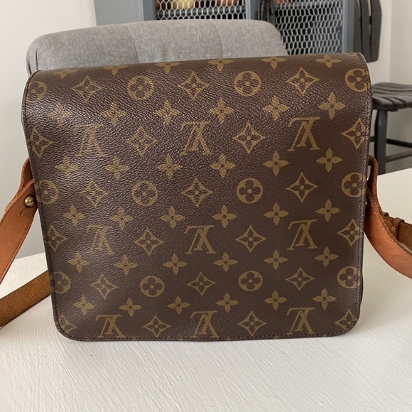 Louis Vuitton Cartouchiere GM Messenger Unisex Crossbody Bag - Picture 3 of 17